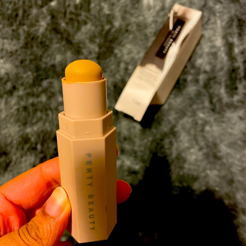 Host pick 🌟 fenty Beauty match stix matte skinstick